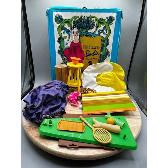The World Of Barbie Doll Case #1002 Vintage 1968 Mattel + Accessories + Dress - Picture 2 of 16